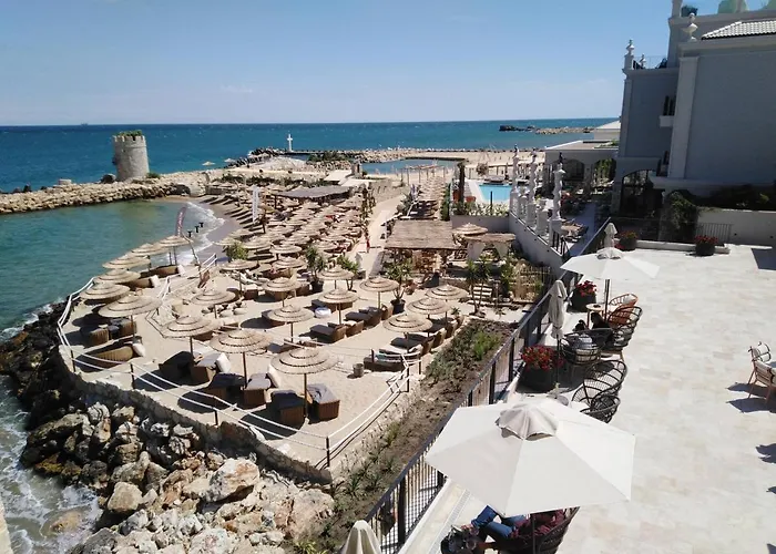 Private In Saint Elena *