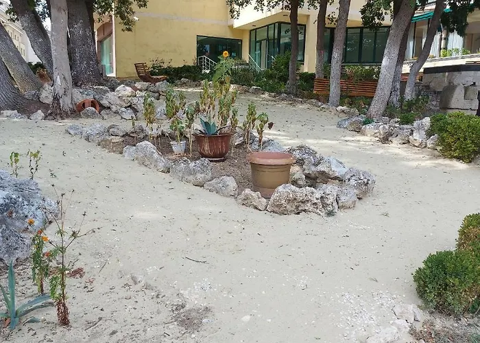 Private In Saint Elena