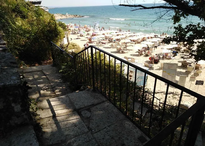 Private In Saint Elena *