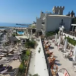 Private In Saint Elena *