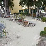 Private In Saint Elena