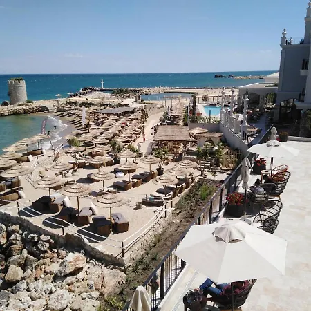 Private In Saint Elena *