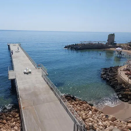 Apartment Private In Saint Elena