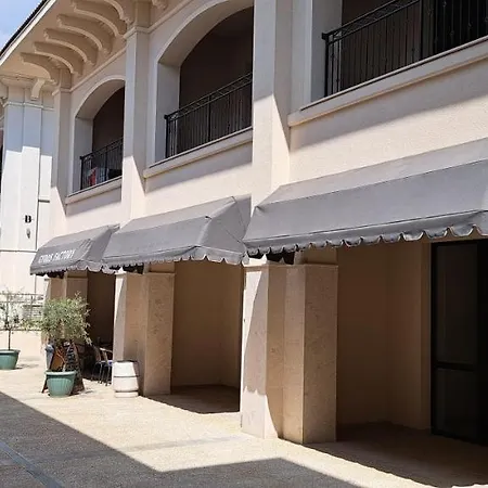 Private In Saint Elena Appartement