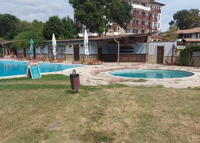 Private In Saint Elena Св. Св. Константин и Елена