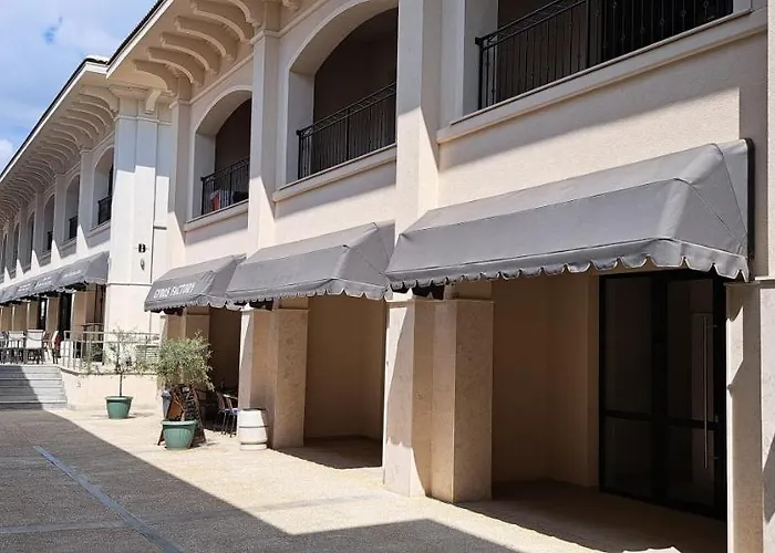 Private In Saint Elena Апартамент